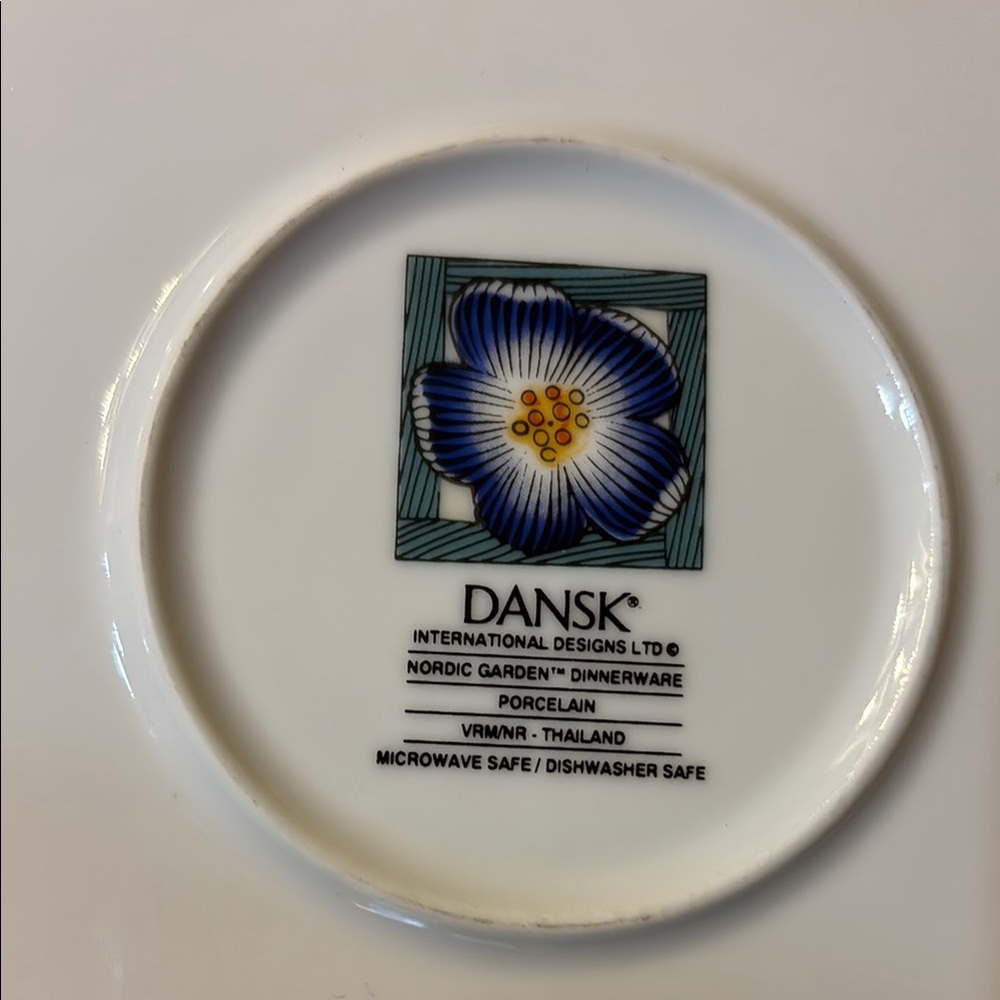 Dansk Nordic Garden-Lattice & Ribbon Large Plate/Platter 13 inches - Picture 4 of 7